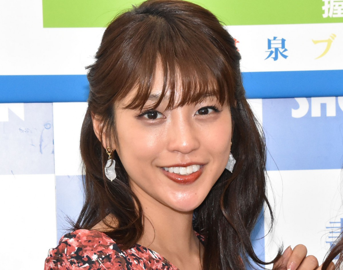 岡副麻希 母親と2ショット公開 麻希ママ美しい 姉妹みたい と絶賛の声 Oricon News