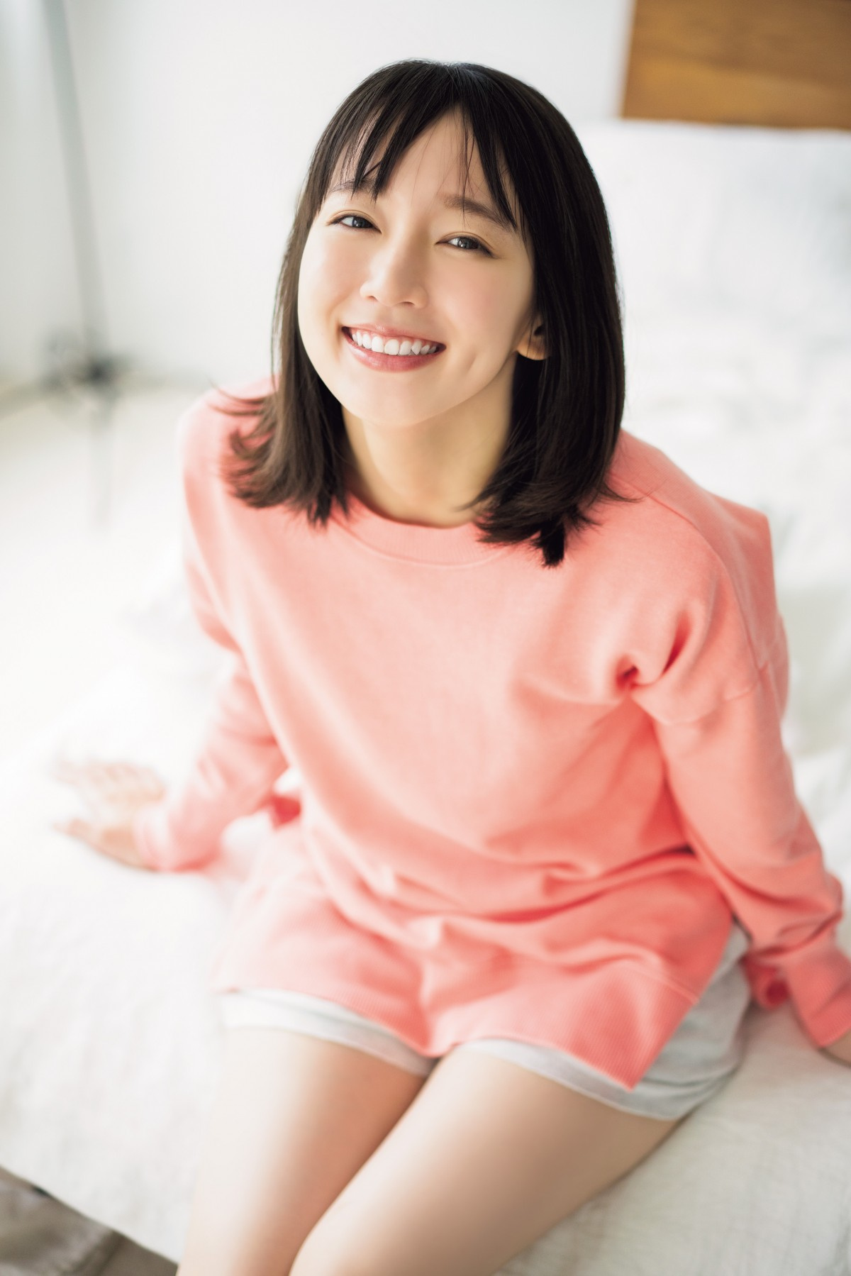 吉岡里帆 デコルテ 白く輝く美脚で魅了 大好評グラビアから秘蔵カット公開 Oricon News 吉岡里帆 デコルテ 白く輝く美脚で魅了 大好評グラビアから秘蔵カット公開 Oricon News