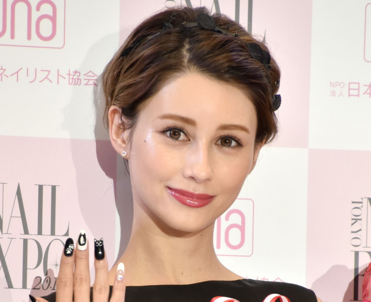 ダレノガレ明美 漆黒 ヘアにイメチェン ハリウッド女優感 妖艶な美しさ と反響 Oricon News