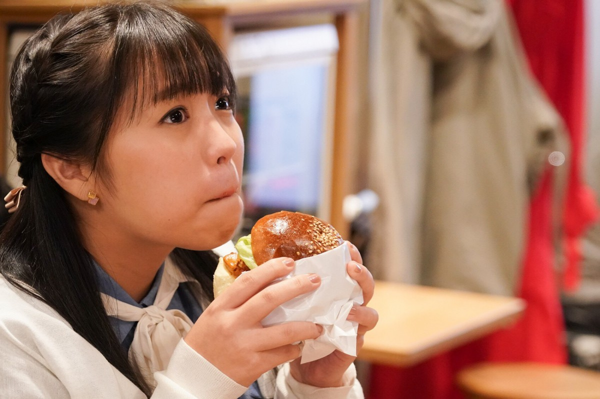 飯テロ女優 大原優乃 女子グルメバーガー部 第1話に登場 Oricon News