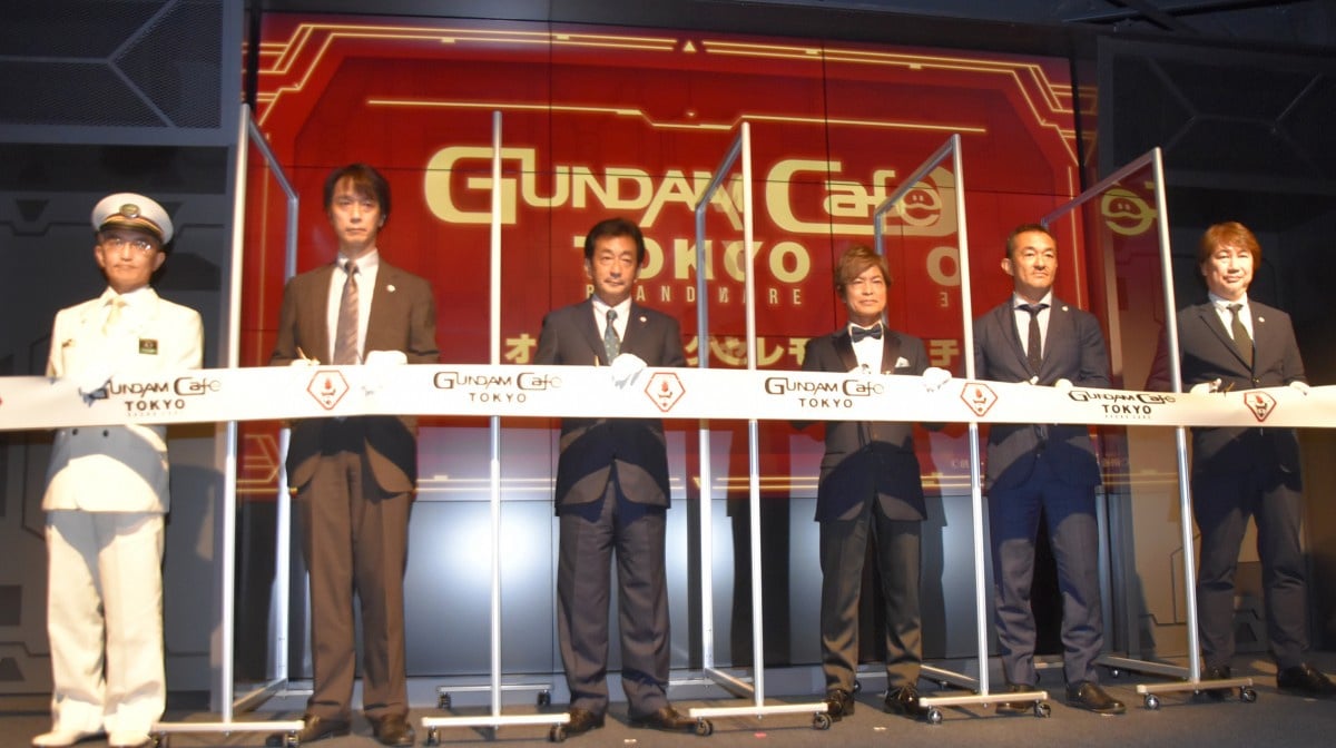 Gundamcafetokyobrandcore オープン ジオン将校専用ダイナーで 坊やだからさ シーン完全再現 Oricon News