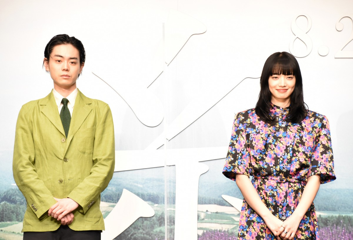 菅田将暉 小松菜奈 息ピッタリの3度目共演 つばかけあった思い出がきいた Oricon News 菅田将暉 小松菜奈 息ピッタリの3度目共演 つばかけあった思い出がきいた Oricon News