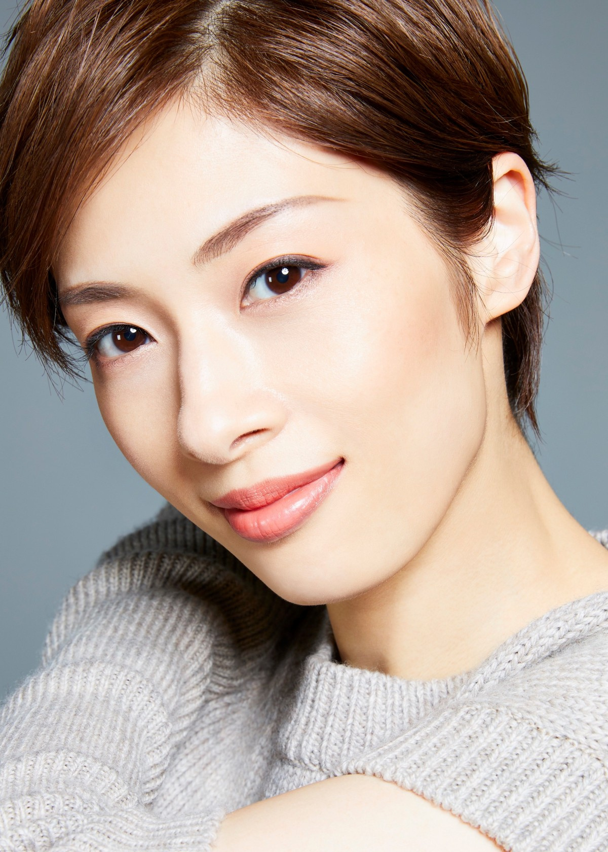 元宝塚 明日海りお 新ビジュアル公開 ファンクラブ開設 とても楽しみにしております Oricon News 元宝塚 明日海りお 新ビジュアル公開 ファンクラブ開設 とても楽しみにしております Oricon News