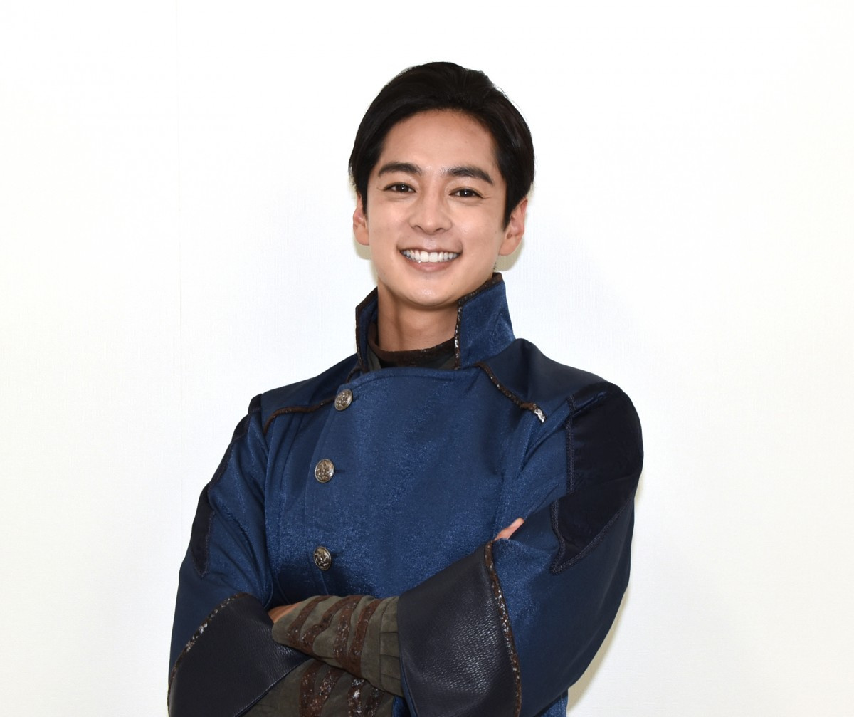 セイバー 仮面ライダーブレイズ 山口貴也 俳優の夢叶え父 恩師に恩返し まさかのライオンライダー Oricon News セイバー 仮面ライダーブレイズ 山口貴也 俳優の夢叶え父 恩師に恩返し まさかのライオンライダー Oricon News