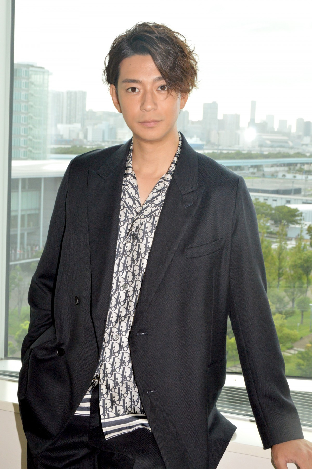 三浦翔平 32歳で制服披露に照れ 壁ドンもやりました 笑 Oricon News 三浦翔平 32歳で制服披露に照れ 壁ドンもやりました 笑 Oricon News