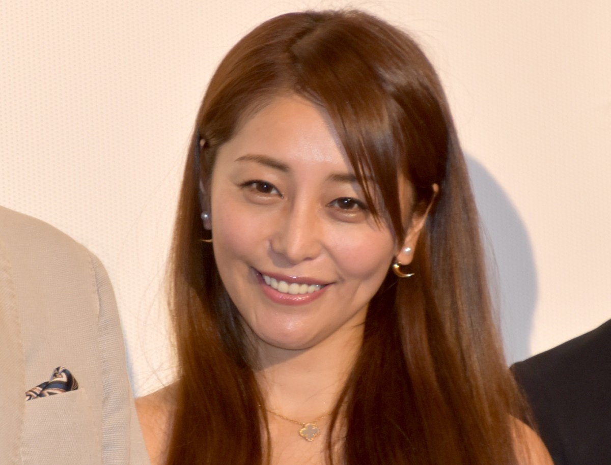 熊切あさ美 胸元チラリなアザーカット公開 今一番輝ける40歳 めっちゃ色っぽい Oricon News