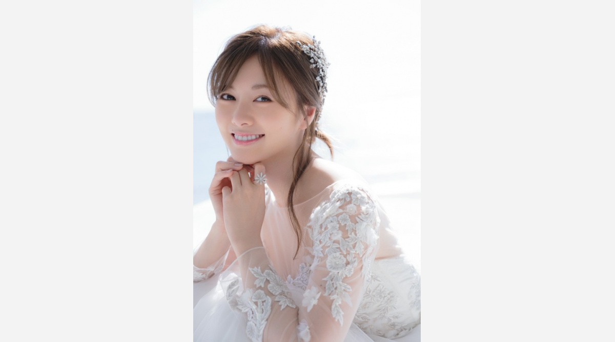 白石麻衣 純白ドレスで 乃木坂46ラスト Friday 表紙 保存できる16pミニ写真集も Oricon News 白石麻衣 純白ドレスで 乃木坂46ラスト Friday 表紙 保存できる16pミニ写真集も Oricon News