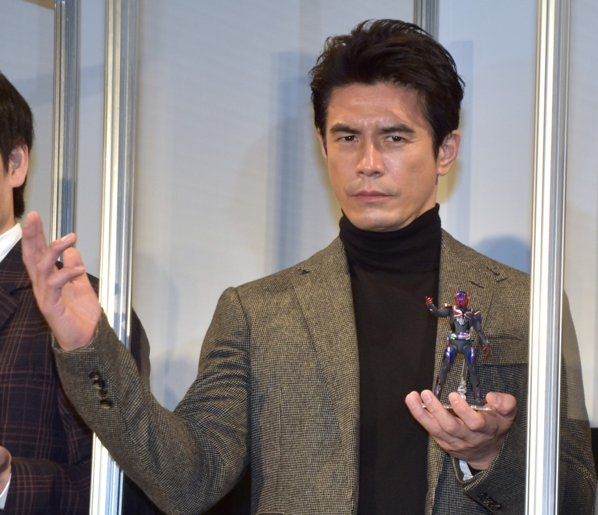 プレバン会員 伊藤英明 フィギュア好き明かす 劇場版 ゼロワン でエデンが立体化 ありがとう バンダイ Oricon News プレバン会員 伊藤英明 フィギュア好き明かす 劇場版 ゼロワン でエデンが立体化 ありがとう バンダイ Oricon News