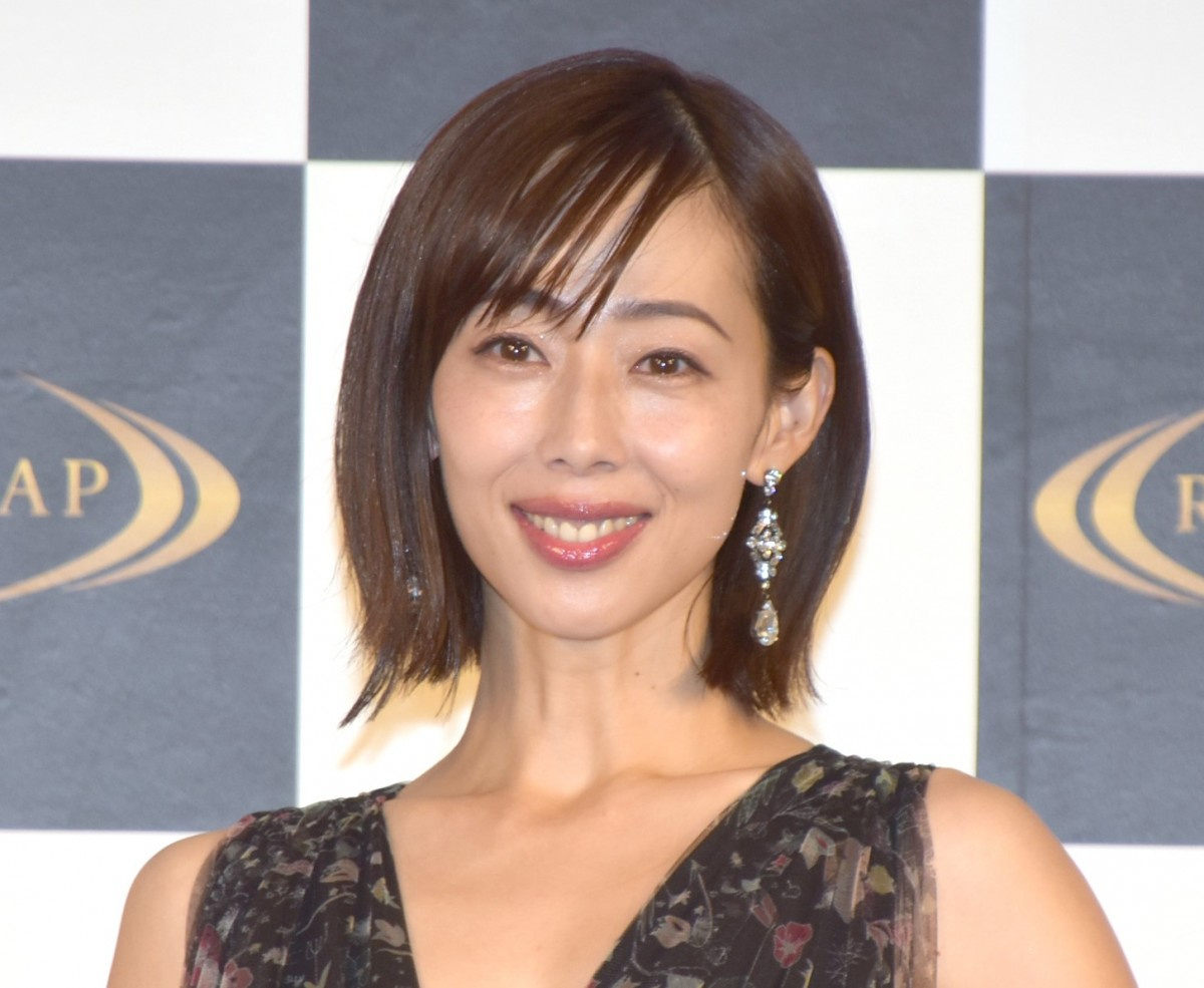 井上和香 娘と寄り添う2ショット披露 最高に楽しそう 可愛い過ぎる Oricon News