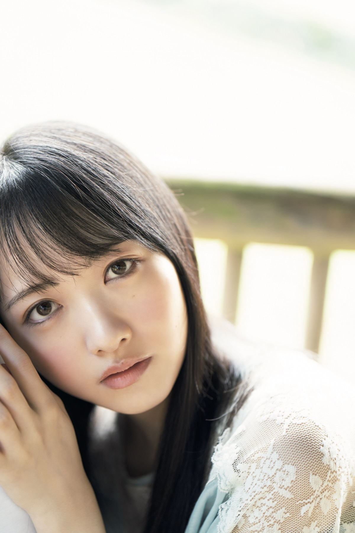 Stu48 石田千穂 写真集の表紙 裏表紙公開 秋元康氏は 季節を感じる笑顔 に期待 Oricon News Stu48 石田千穂 写真集の表紙 裏表紙公開 秋元康氏は 季節を感じる笑顔 に期待 Oricon News