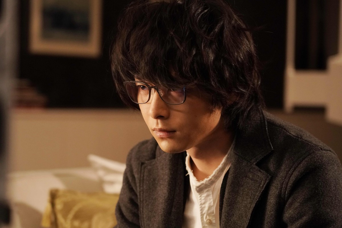 中村倫也 重い前髪で 孤独 を宿した瞳を表現 豪華キャストの中で放つ異質な存在感 Oricon News 中村倫也 重い前髪で 孤独 を宿した瞳を表現 豪華キャストの中で放つ異質な存在感 Oricon News
