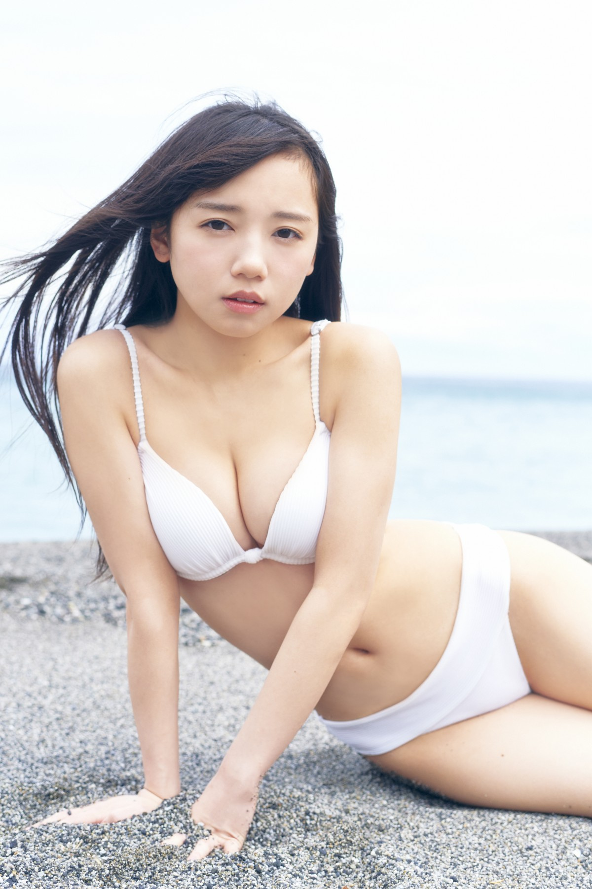 日向坂46 齊藤京子 美スタイル際立つ 純白ビキニ 恋人感たっぷりの水着カット解禁 Oricon News 日向坂46 齊藤京子 美スタイル際立つ 純白ビキニ 恋人感たっぷりの水着カット解禁 Oricon News