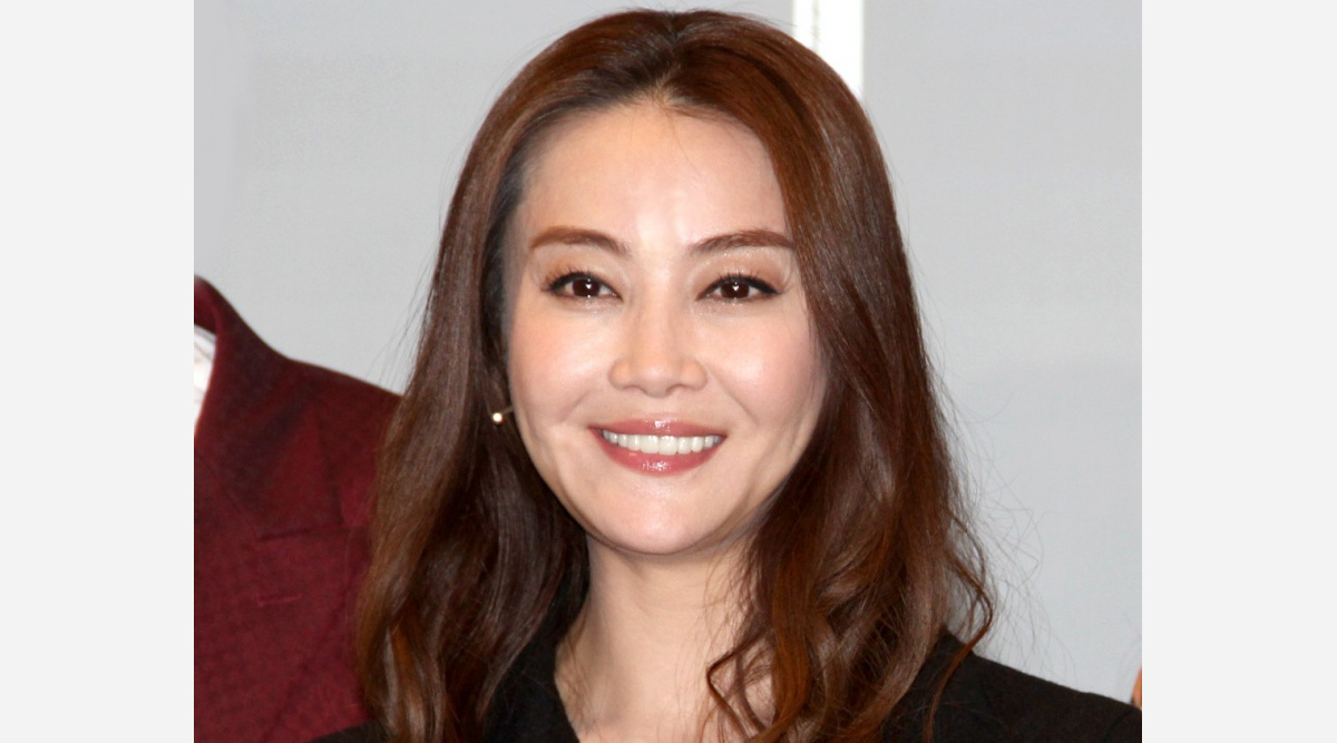 観月ありさ 胸元チラリなシースルー姿 ずいぶん色っぽいですね 新鮮です Oricon News