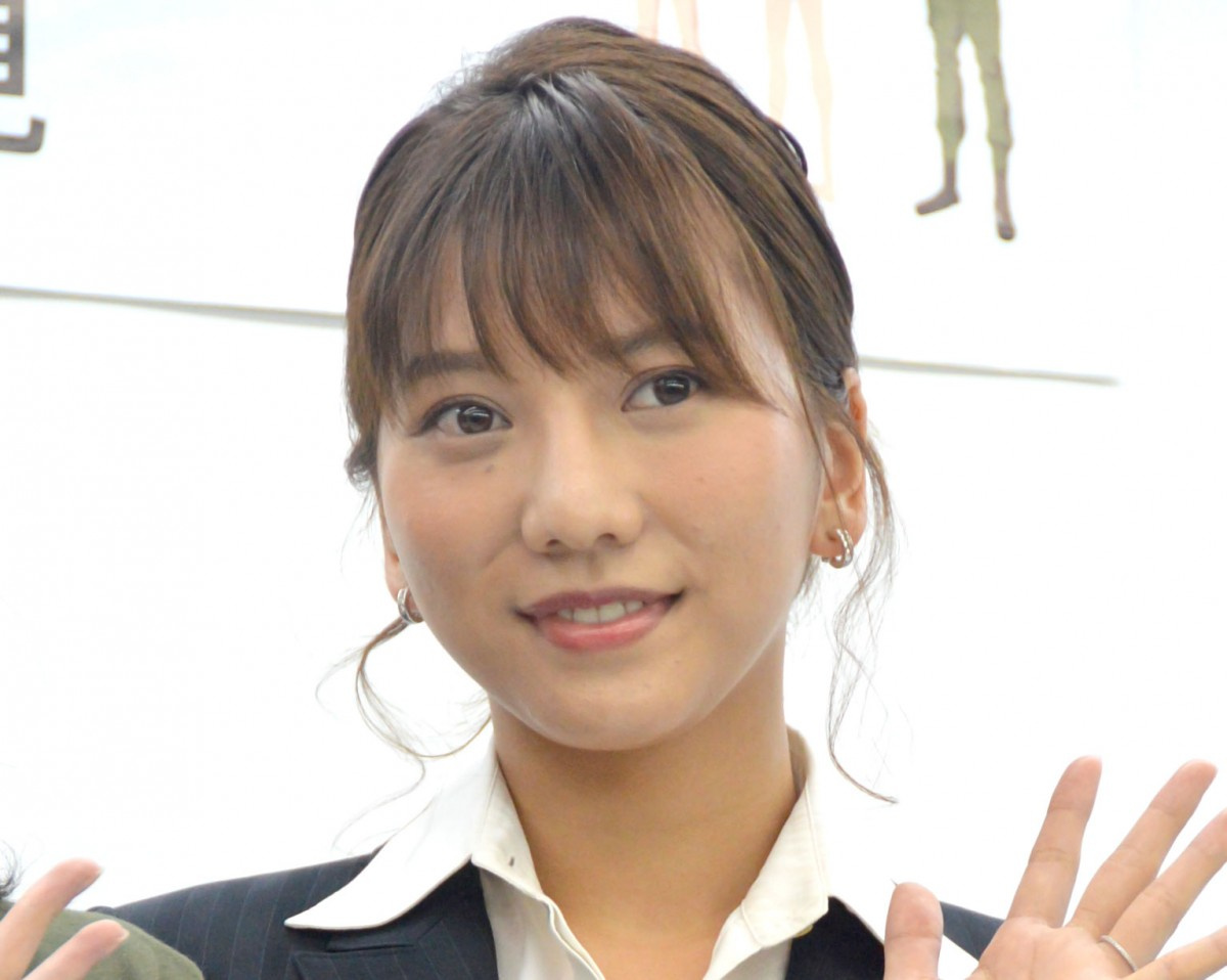 高城亜樹 息子と雑誌の表紙飾る 2人の笑顔に癒されます べびちゃの笑顔キュート Oricon News