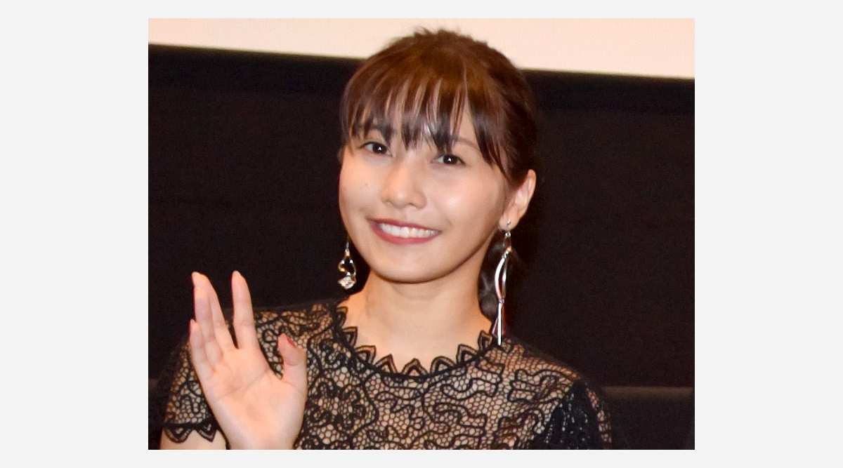 佐野ひなこ ミニスカ美脚でniziu うさぎダンス 披露 かわいいが溢れてる ヤバいキュン死する Oricon News