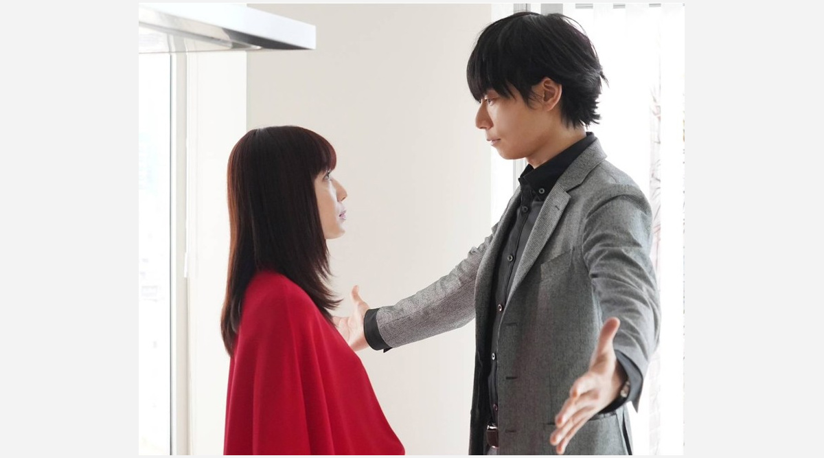 菅野美穂を Alexandros 川上洋平がハグ ウチ彼 恋を予感させる場面カット公開 Oricon News 菅野美穂を Alexandros 川上洋平がハグ ウチ彼 恋を予感させる場面カット公開 Oricon News