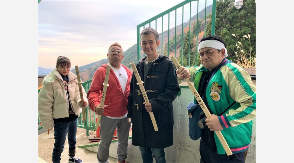 渡部篤郎 芳根京子 秘境路線バス 初参戦 歩く時間の方が長い超過酷ロケ Oricon News 渡部篤郎 芳根京子 秘境路線バス 初参戦 歩く時間の方が長い超過酷ロケ Oricon News
