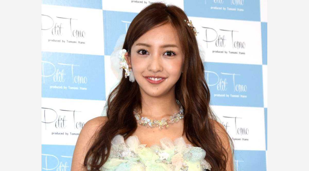 板野友美の結婚をakb48のogが祝福 こじはる かわいい 大島優子 お似合いだわ Oricon News