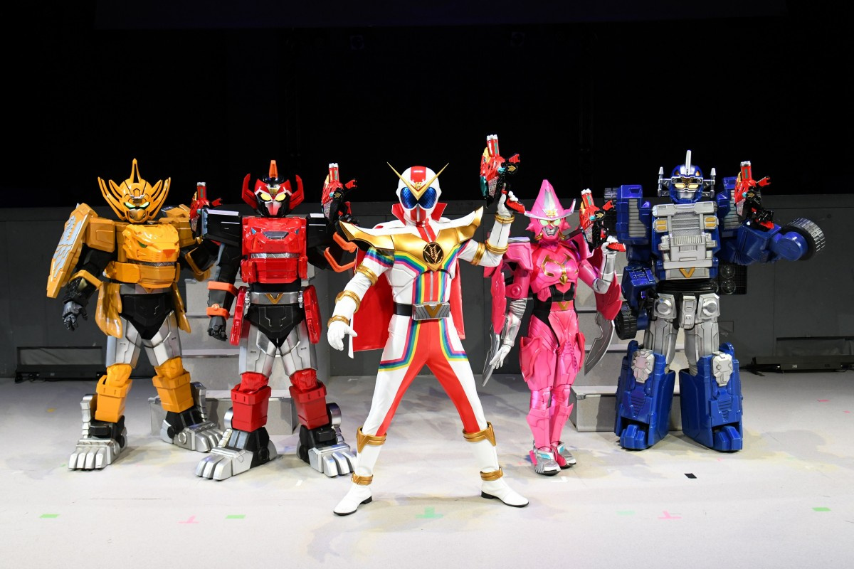 ゼンカイジャー 制作会見でロボの個性が爆発 ジュラン おめかししてきた Oricon News ゼンカイジャー 制作会見でロボの個性が爆発 ジュラン おめかししてきた Oricon News