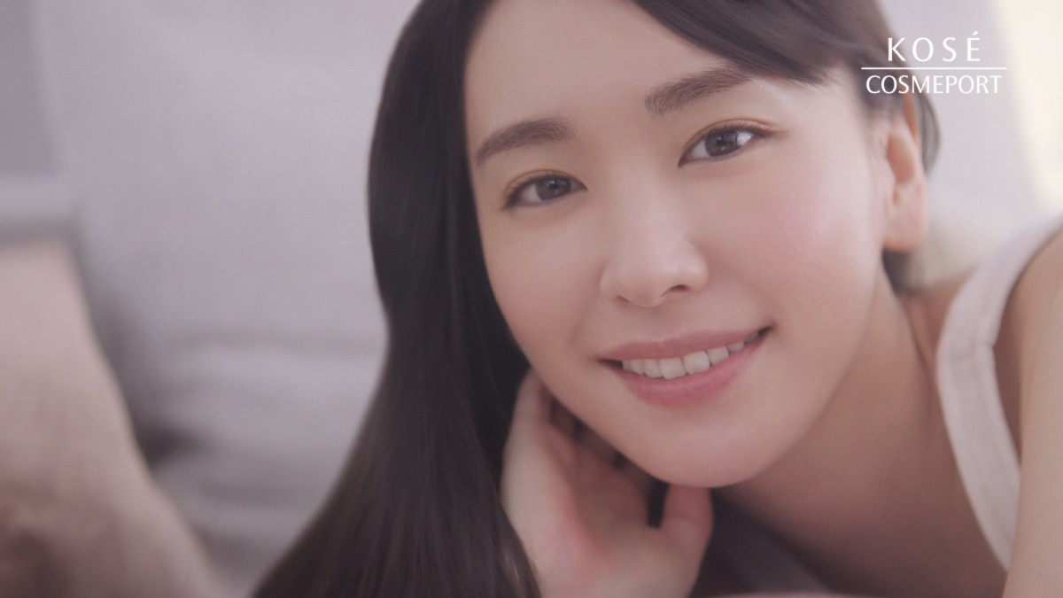 新垣結衣 色っぽい背中のラインを披露 上目遣いや囁き声にも反響 想像以上の破壊力だった Oricon News 新垣結衣 色っぽい背中のラインを披露 上目遣いや囁き声にも反響 想像以上の破壊力だった Oricon News