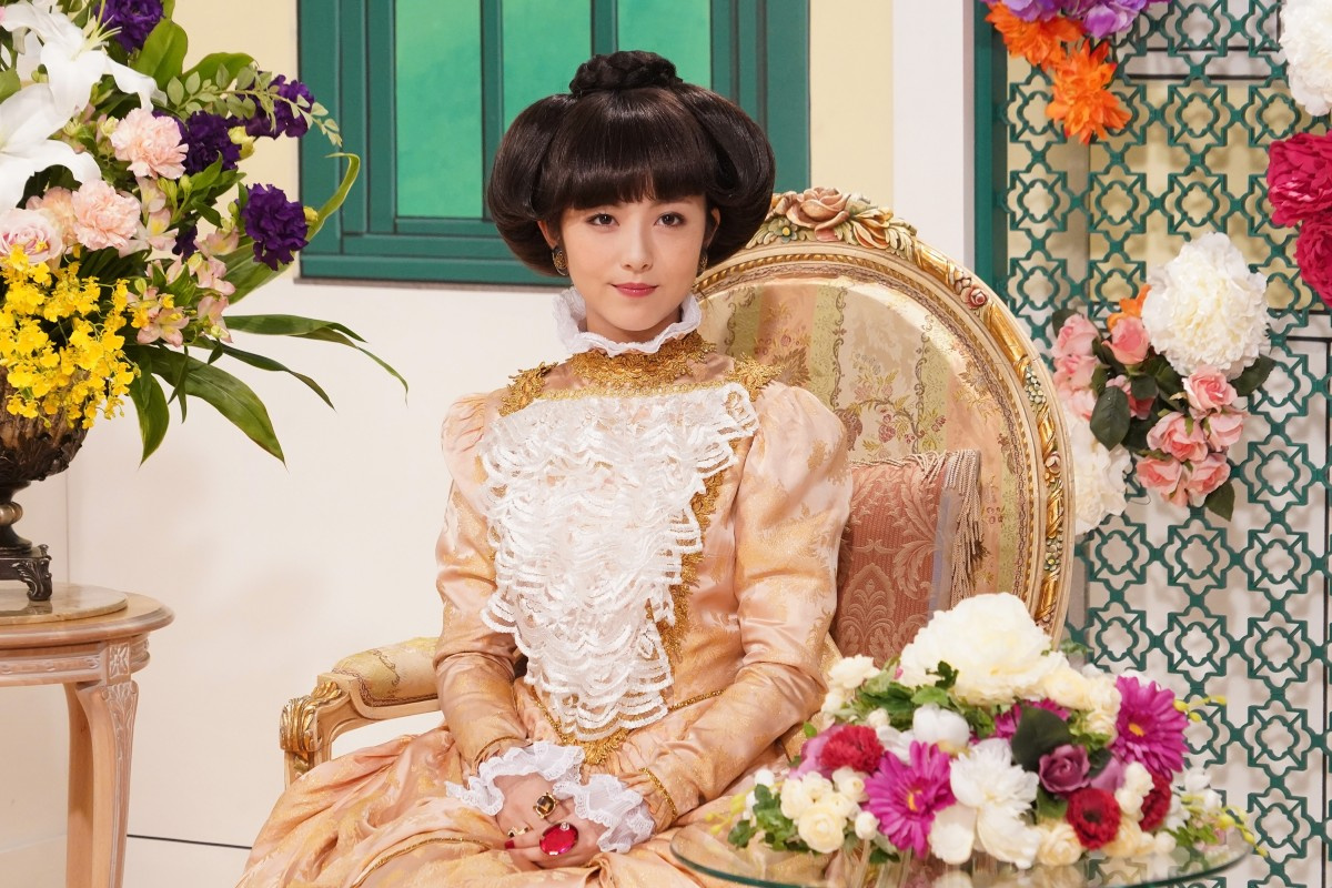 浜辺美波 ウチカレ で玉ねぎ頭に 川上洋平との 某トーク番組 風シーン公開 Oricon News 浜辺美波 ウチカレ で玉ねぎ頭に 川上洋平との 某トーク番組 風シーン公開 Oricon News