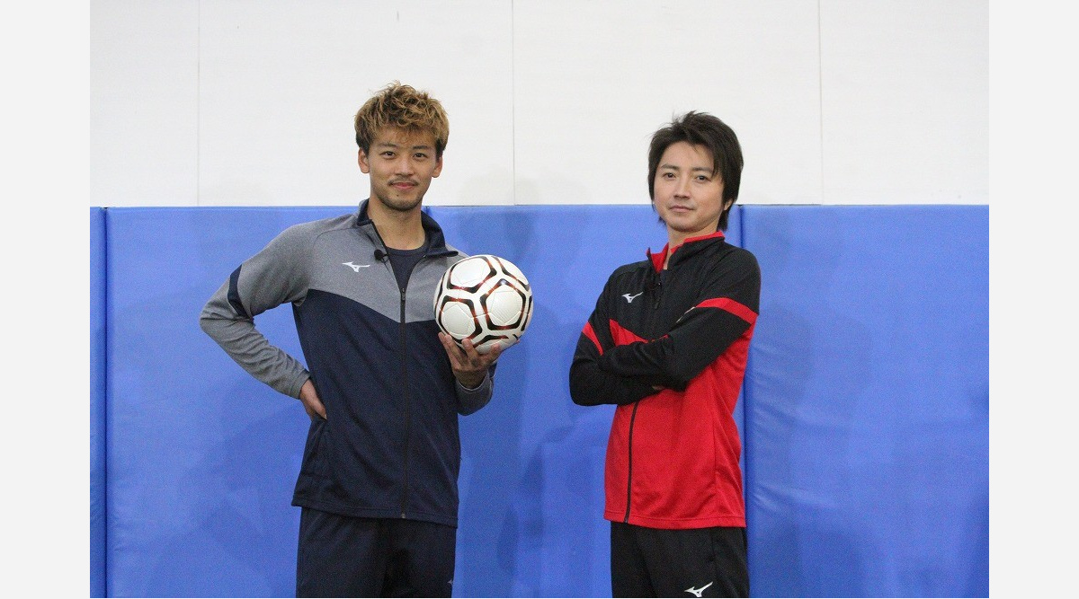 藤原竜也 竹内涼真とサッカーpk対決 助っ人呼びまくりで素をさらけ出す Oricon News