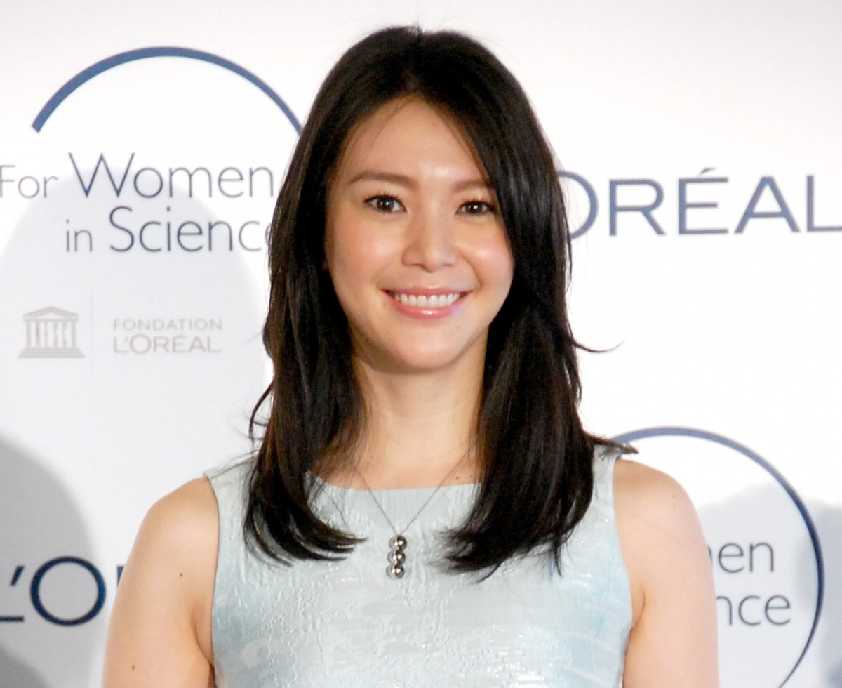 知花くらら 京都芸術大学卒業 袴姿 笑顔で報告 ゴールではなく スタート Oricon News 知花くらら 京都芸術大学卒業 袴姿 笑顔で報告 ゴールではなく スタート Oricon News