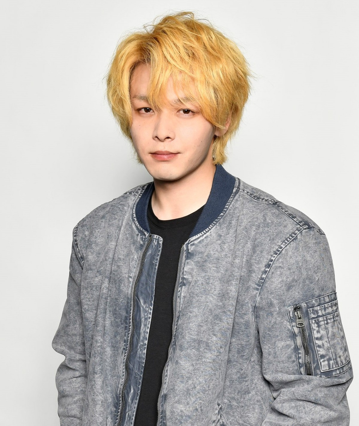 中村倫也 役作りで 金髪 姿に 主演ドラマ 珈琲いかがでしょう 4月スタート Oricon News