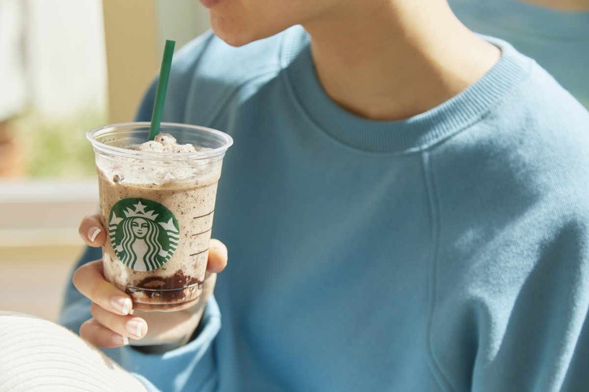 スタバ新作 デリバリー限定 チャイチョコレートフラペチーノ は スパイス チョコ の大人味 Oricon News スタバ新作 デリバリー限定 チャイチョコレートフラペチーノ は スパイス チョコ の大人味 Oricon News