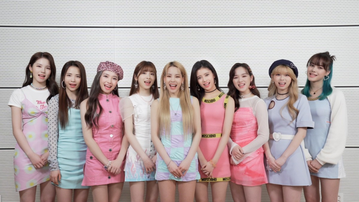 Niziu 周年usjコラボが13日開始 新曲 Festa を踊ってみて 振付動画も解禁 Oricon News