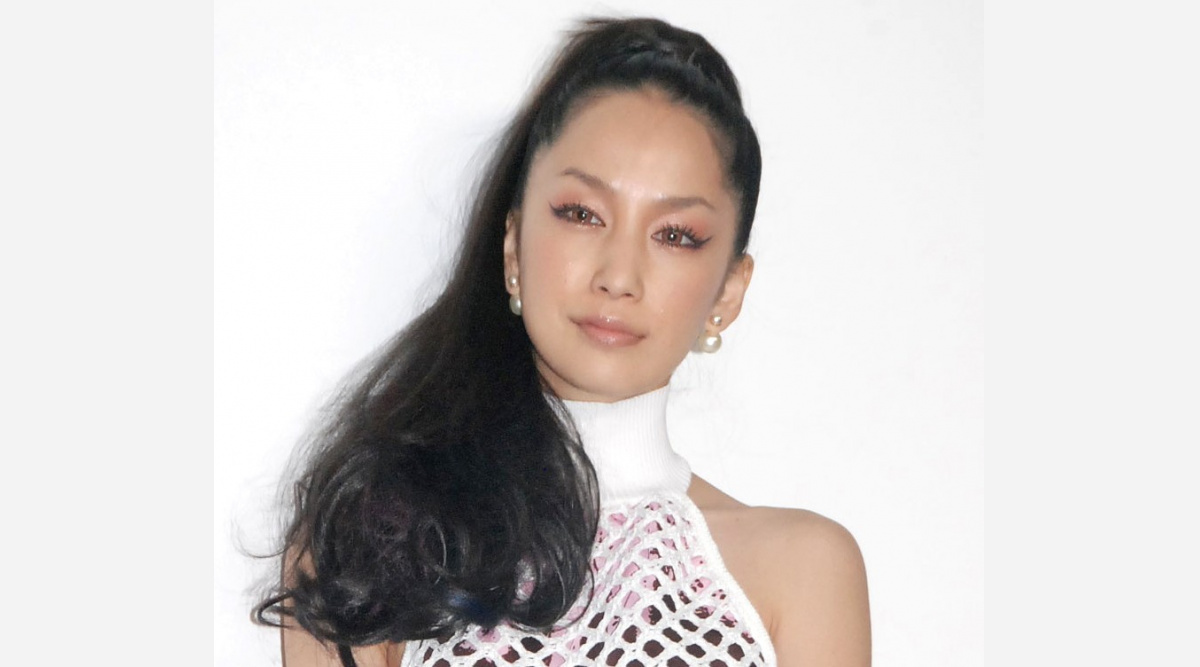 中島美嘉 青色ショートヘアにイメチェン 新鮮 誰か一瞬わからなかった Oricon News