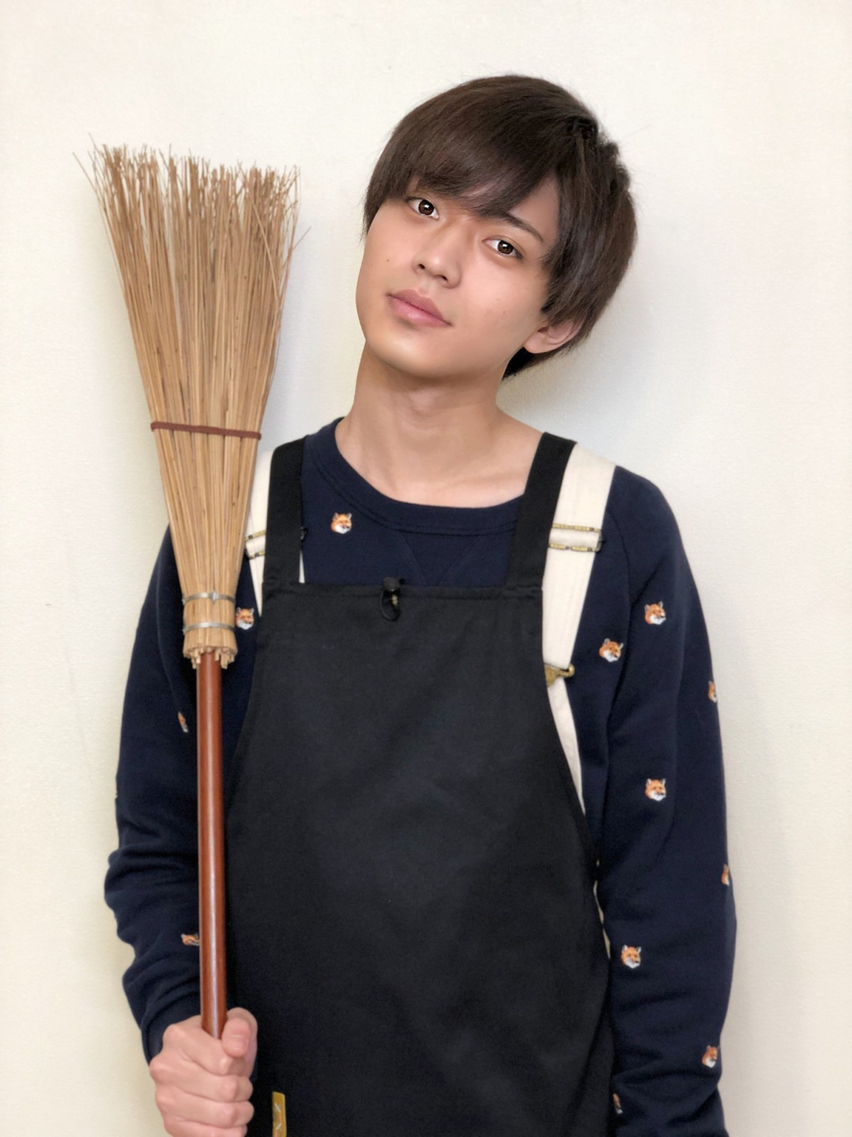 King Prince 永瀬廉が 隙間お掃除術 に挑戦 なぜかバーテンダー姿も披露 Oricon News King Prince 永瀬廉が 隙間お掃除術 に挑戦 なぜかバーテンダー姿も披露 Oricon News