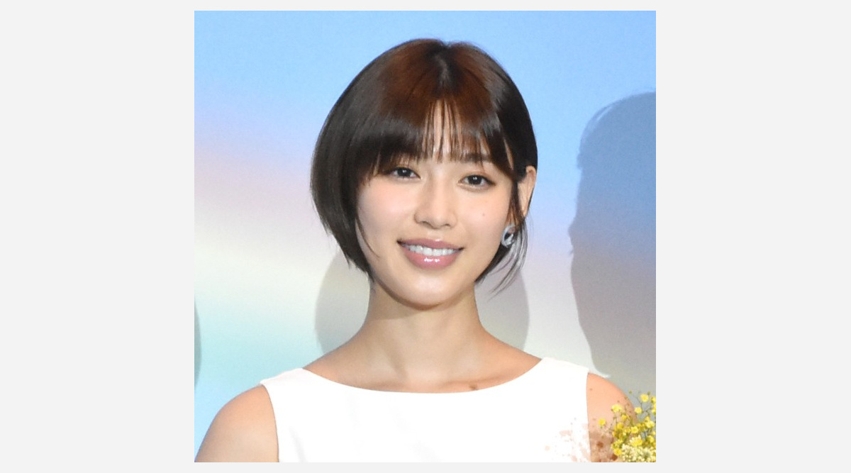 白石聖 白の肩出しドレスで魅了 胸が鳴る かき氷愛もチラリ 1日に4つ食べられた Oricon News 白石聖 白の肩出しドレスで魅了 胸が鳴る かき氷愛もチラリ 1日に4つ食べられた Oricon News