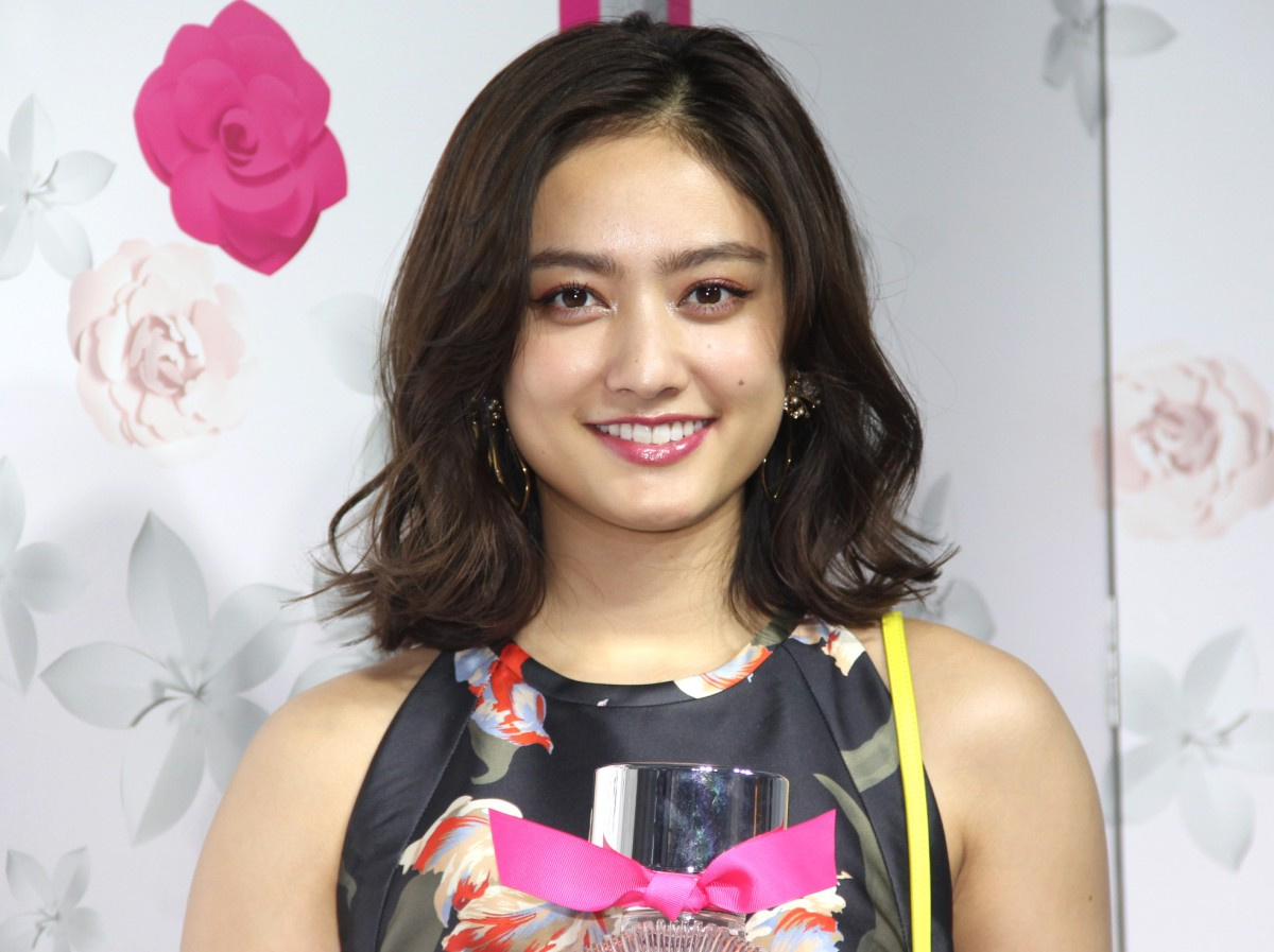 谷まりあ 豊満すぎる胸元チラリな ほぐピラ 動画 はち切れそう こ これはあざとすぎ Oricon News 谷まりあ 豊満すぎる胸元チラリな ほぐピラ 動画 はち切れそう こ これはあざとすぎ Oricon News