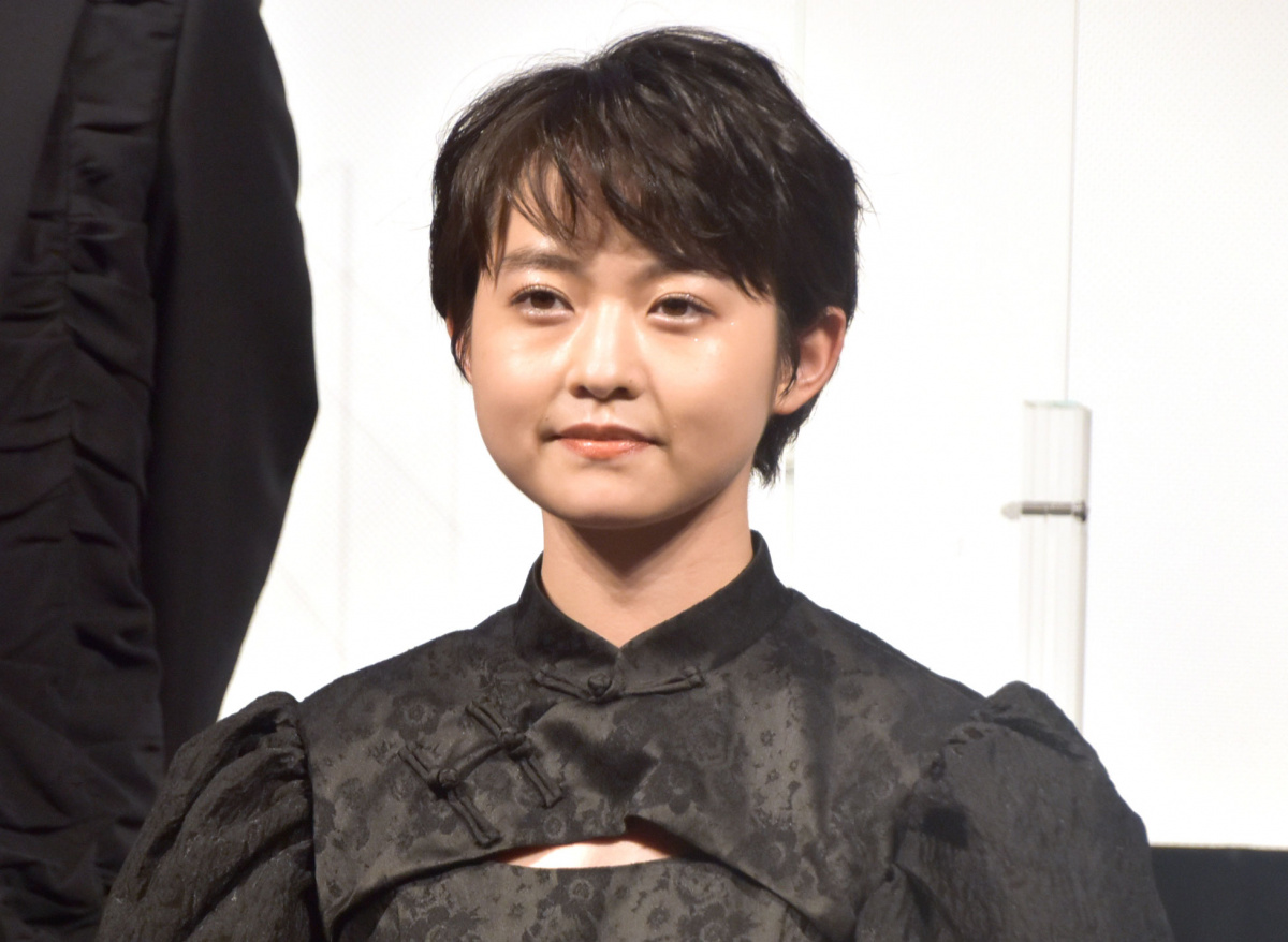 伊藤万理華 共演者たちの絶賛に照れ笑い こんなに褒められることはない Oricon News