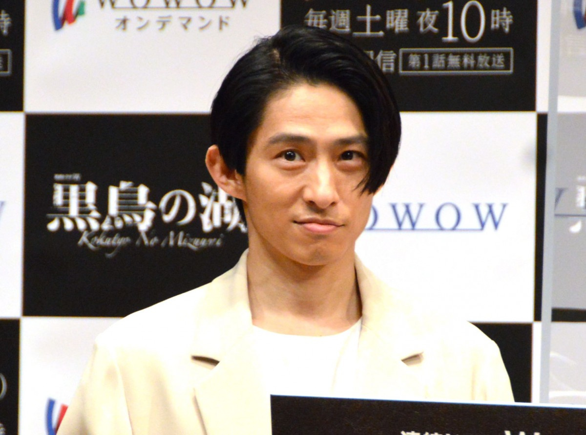 三宅健 ドラマ会見でもv6愛見せる 全5話だけに ひとりひとりの家で見ようかな Oricon News 三宅健 ドラマ会見でもv6愛見せる 全5話だけに ひとりひとりの家で見ようかな Oricon News