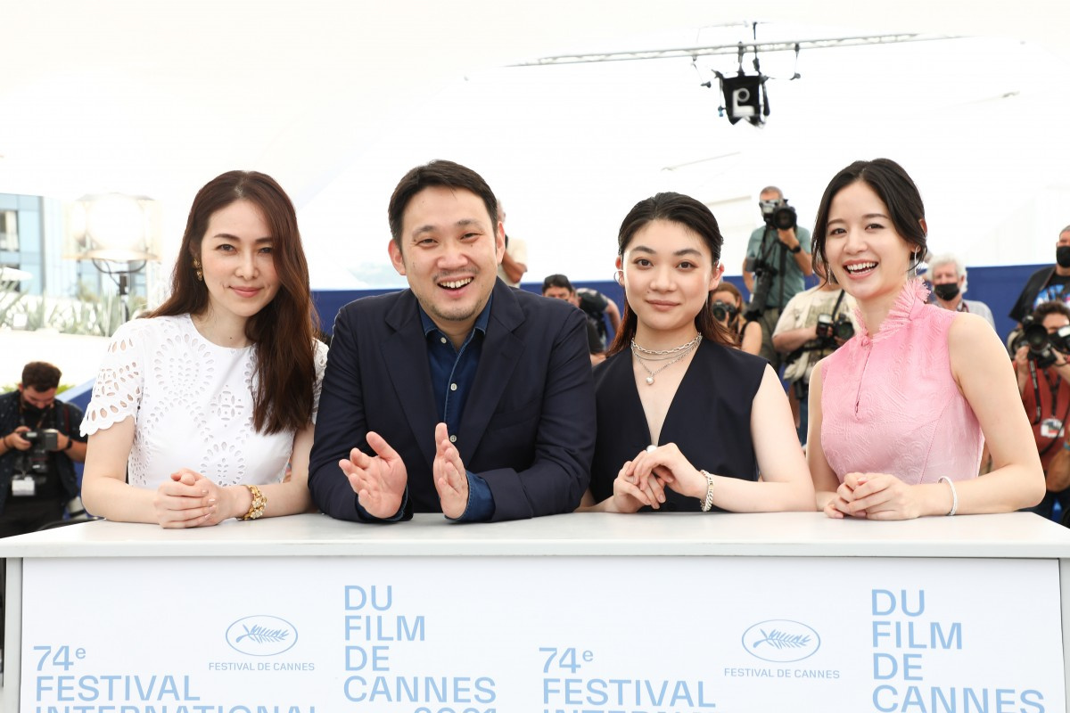 三浦透子ら カンヌのフォトコールで個性際立つ装い 濱口竜介監督は国際映画祭への思い吐露 Oricon News 三浦透子ら カンヌのフォトコールで個性際立つ装い 濱口竜介監督は国際映画祭への思い吐露 Oricon News