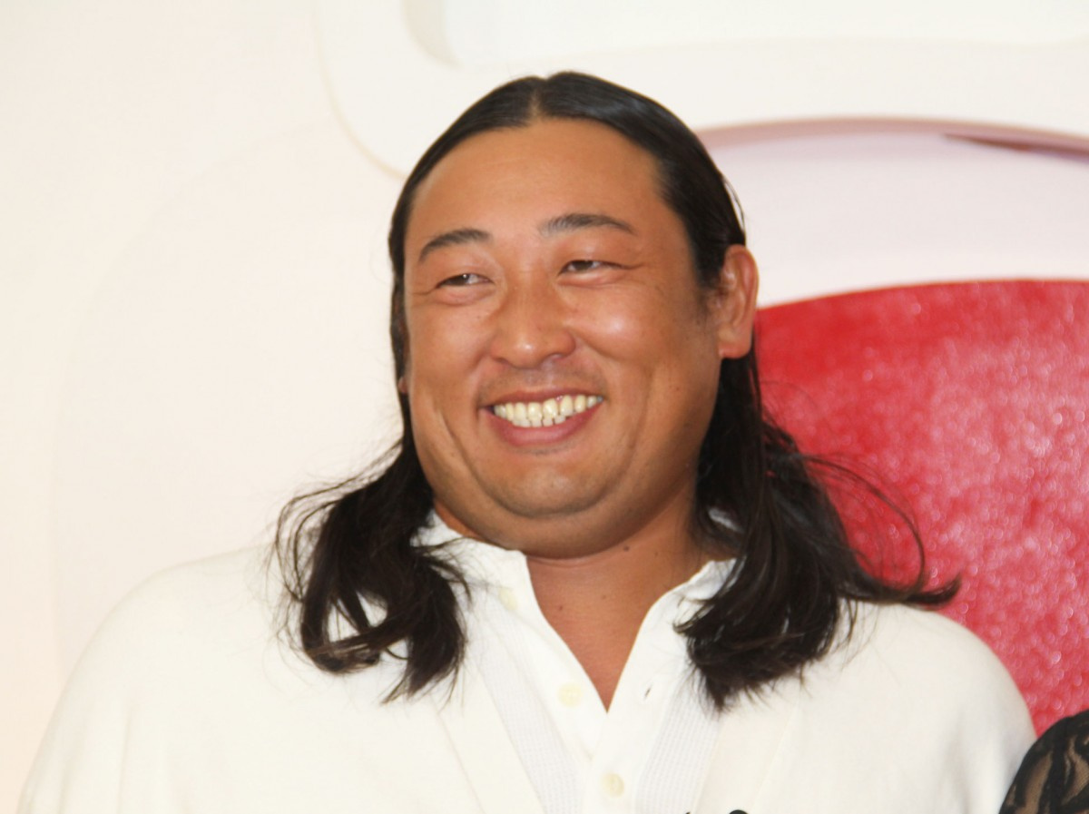 ロバート秋山 23年前の写真 にファン衝撃 ギラギラ感が皆無 細い あごがシュッ Oricon News ロバート秋山 23年前の写真 にファン衝撃 ギラギラ感が皆無 細い あごがシュッ Oricon News