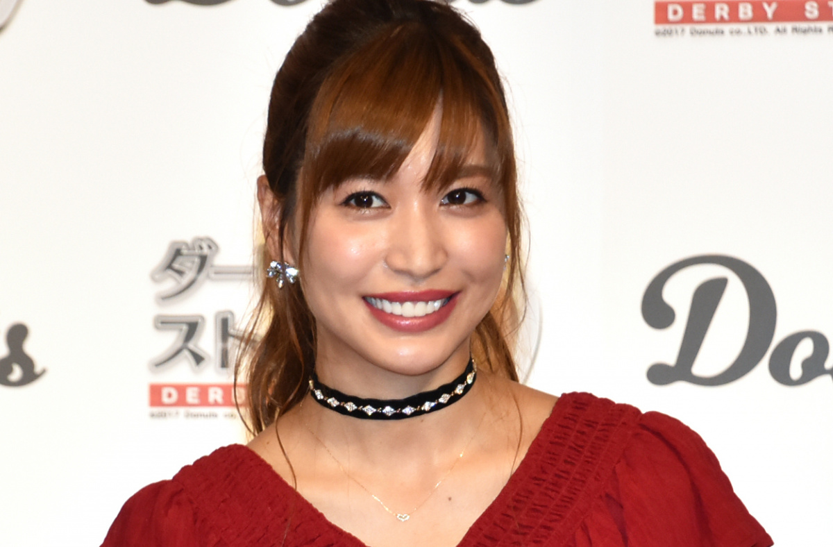 大島麻衣 大胆スリットで 太もも チラリ 刺激が強い セクシー の声 Oricon News