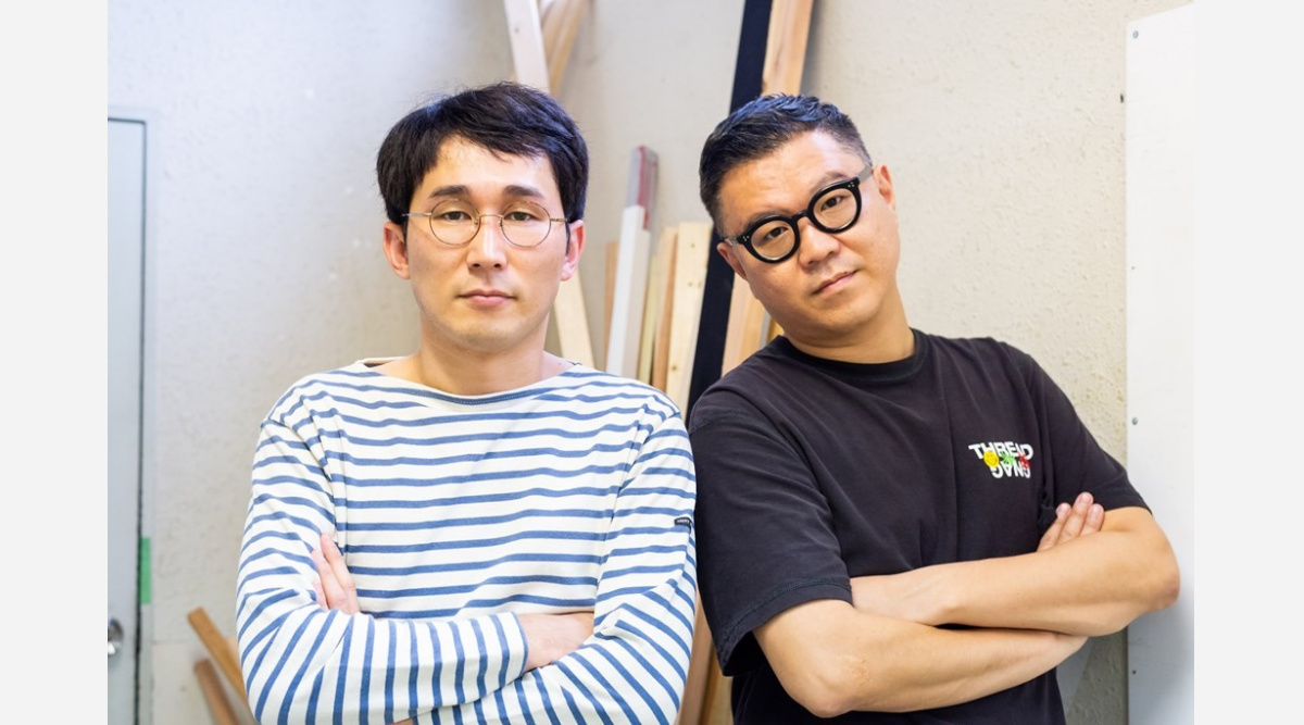 シソンヌ 15年前のネタ写真公開 じろうは平井堅 長谷川はカリスマ美容師の声 Oricon News シソンヌ 15年前のネタ写真公開 じろうは平井堅 長谷川はカリスマ美容師の声 Oricon News