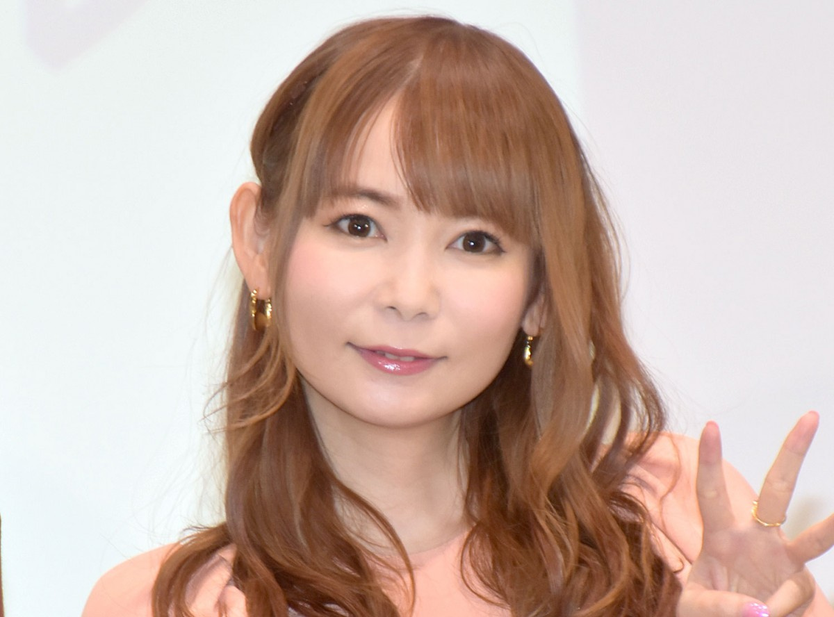 中川翔子 胸元 美くびれあらわな水着姿 恥ずかしいけど載せちゃう Oricon News