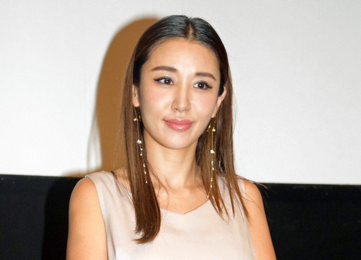 鈴木紗理奈 実母の顔出しショット ヤバイくらい似てますね 美人で若くてカッコイイ Oricon News 鈴木紗理奈 実母の顔出しショット ヤバイくらい似てますね 美人で若くてカッコイイ Oricon News