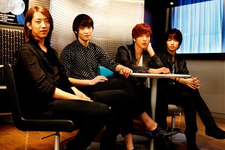 CNBLUE  (Be:،)