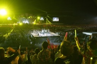 『WORLD TOUR 2012 THE FINAL』国立競技場ライブの模様 （撮影：今元秀明、緒車寿一、田中和子）