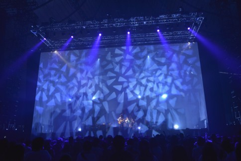 BUMP OF CHICKEN@ScA[wGOLD GLIDER TOURx̖͗l