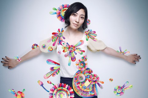 画像 写真 シングルコレクション ミツバチ 収録曲のジャケ写を紹介 坂本真綾の 7年間 をプレイバック 1枚目 Oricon News 画像 写真 シングルコレクション ミツバチ 収録曲のジャケ写を紹介 坂本真綾の 7年間 をプレイバック 1枚目 Oricon News
