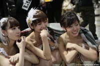 哇Dq@fwDOCUMENTARY OF AKB48 NO FLOWER WITHOUT RAIN@͗܂̌ɉHxC^r[(C)2013uDOCUMENTARY of AKB48vψ<br>ˁ@