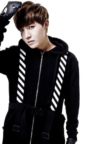 �h�e���N�c�iBTS�j��J-HOPE�i�W�F�C�z�[�v�j