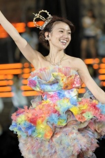 大島優子　 卒業コンサート in 味の素スタジアム 特典生写真1枚① 大島優子 卒業コンサート in 味の素スタジアム 特典生写真1枚①