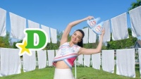 新作CM 衣料用柔軟剤『ホールド』（P&G）でハツラツ演技を披露しているミランダ・カー